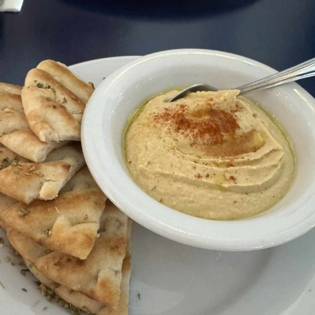 MEZEDES - HUMMUS