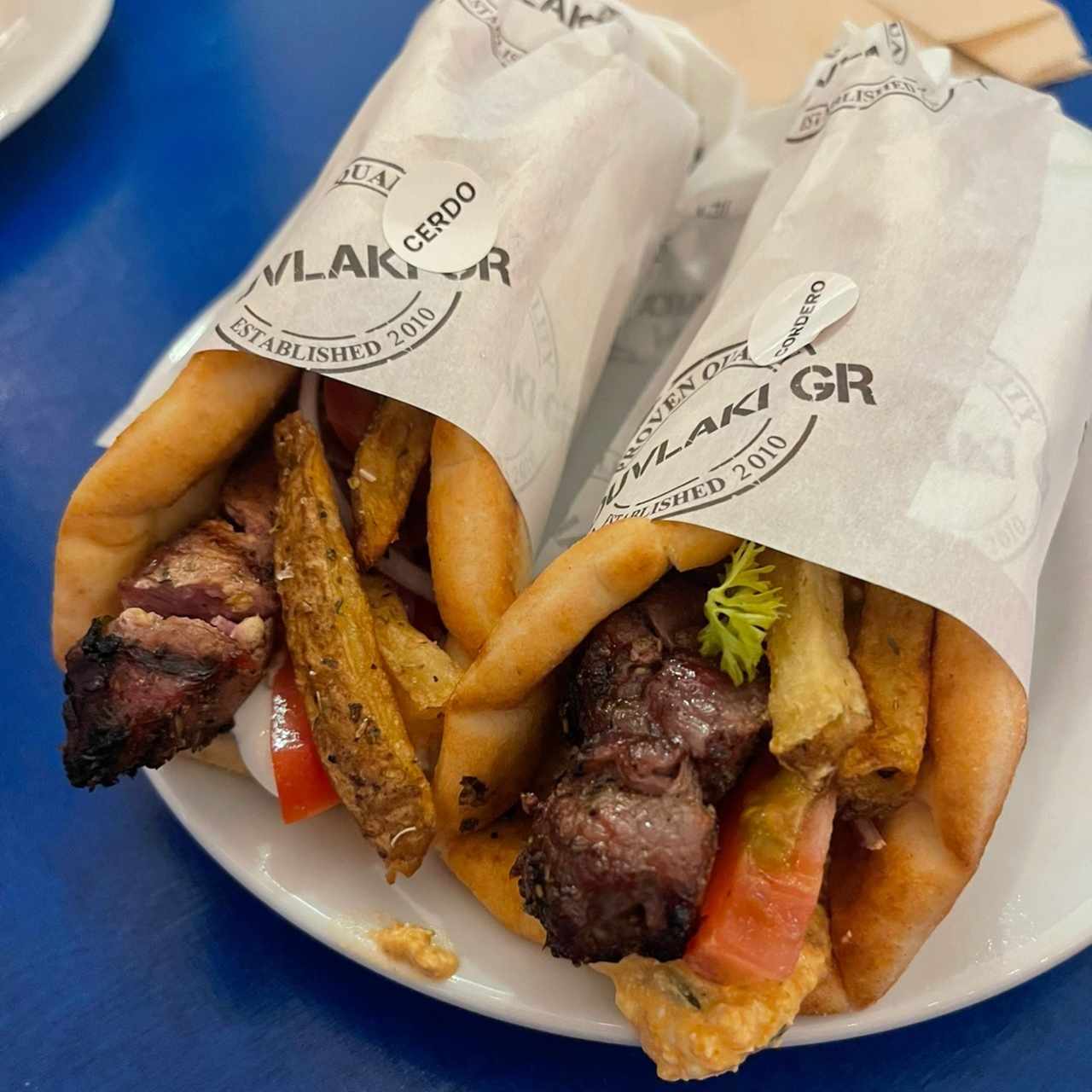 souvlaki de cordero y cerdo