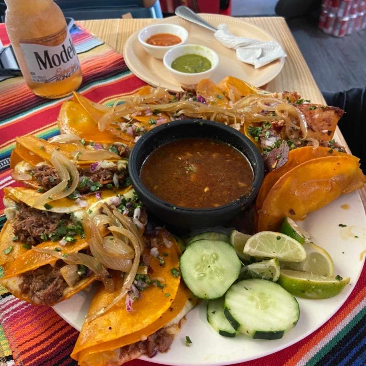 Tacos de Birria con queso