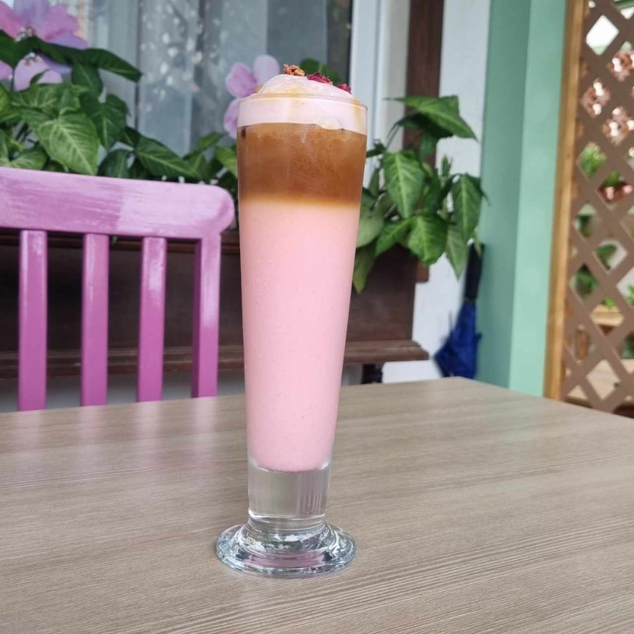 Latte de rosas frío