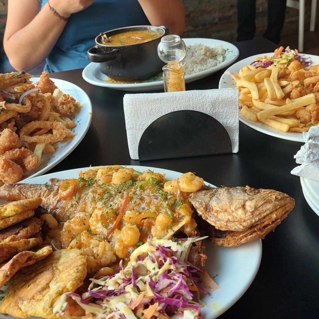 Pescado a lo hembra jalea de mariscos