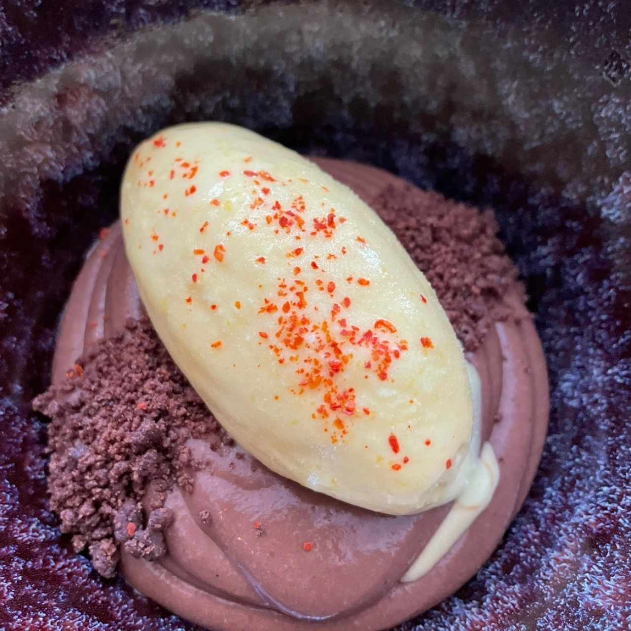 Falsa Creme Brulee de Chocolate con Helado de Maíz