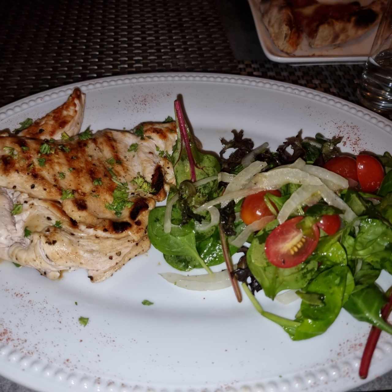 pollo a la plancha con ensalada 