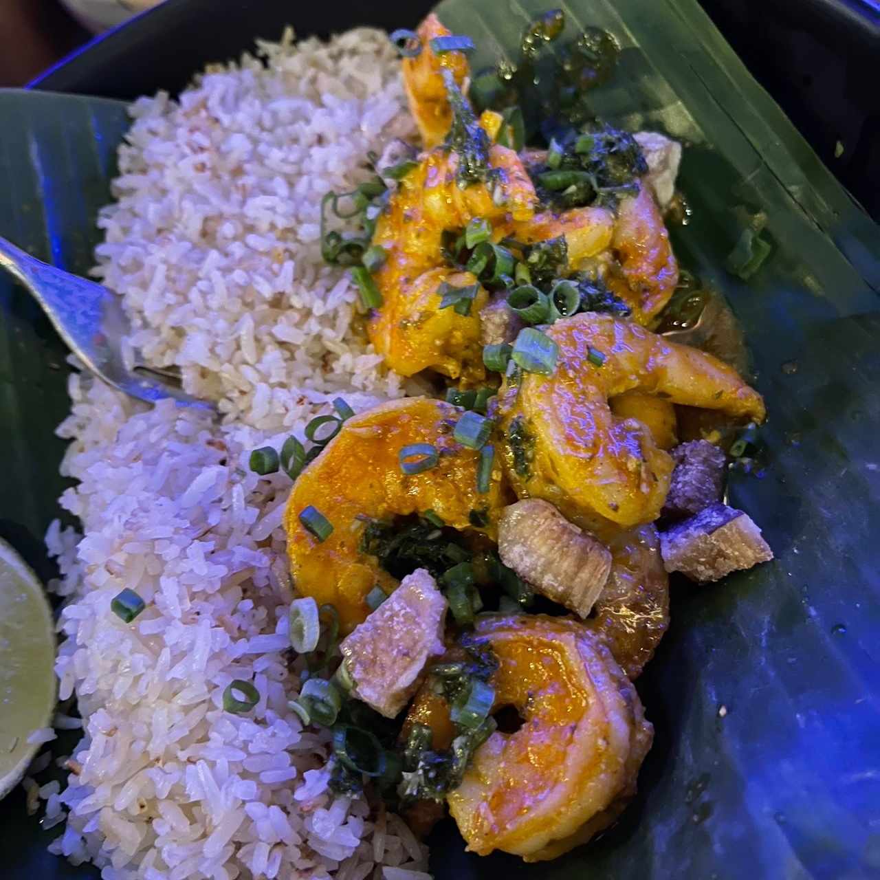 Camarones encocados con arroz con coco