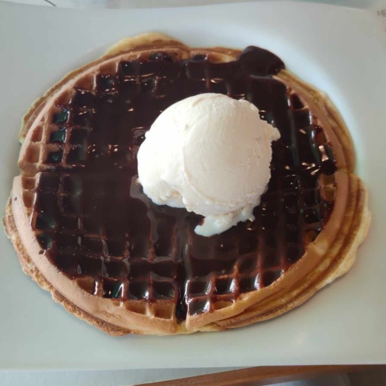 waffle simple con helado