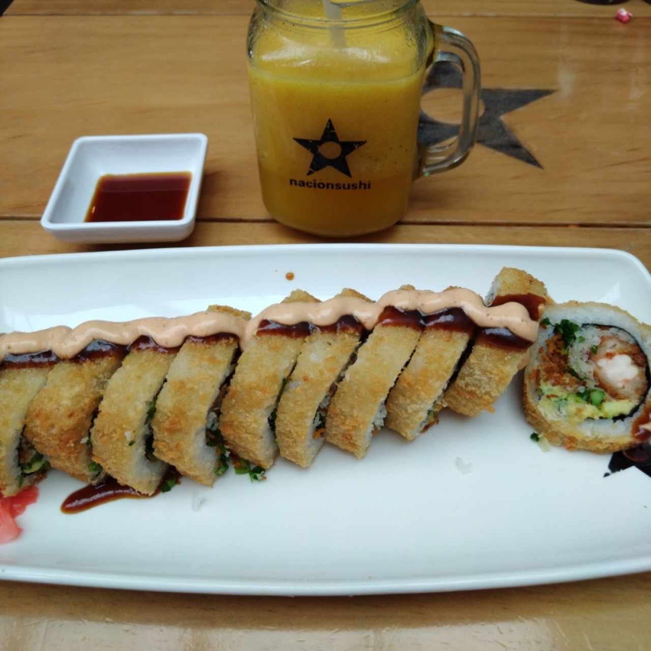 Sushi Filipino y jugo de Maracuya con Gengibre