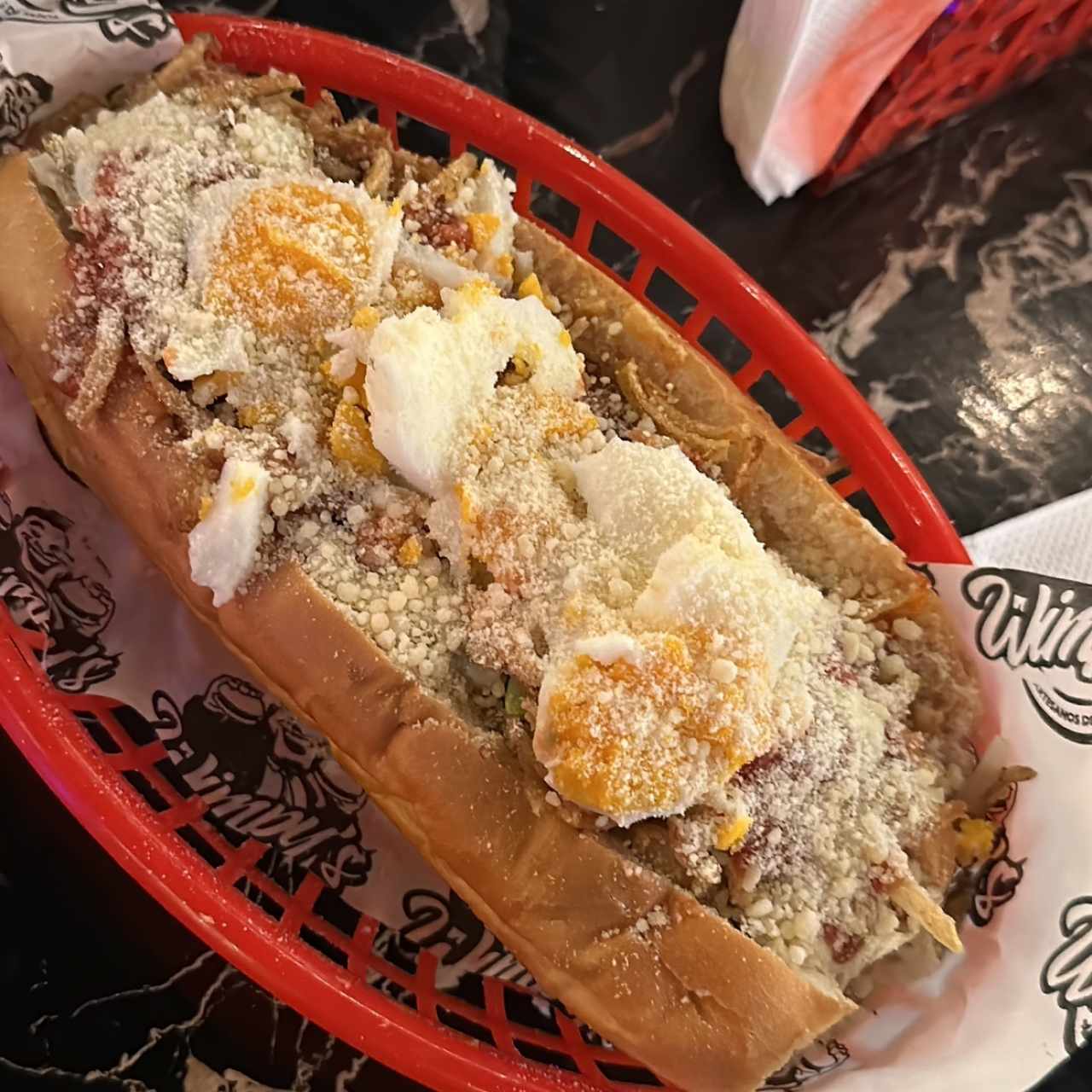 Hot dog con huevo