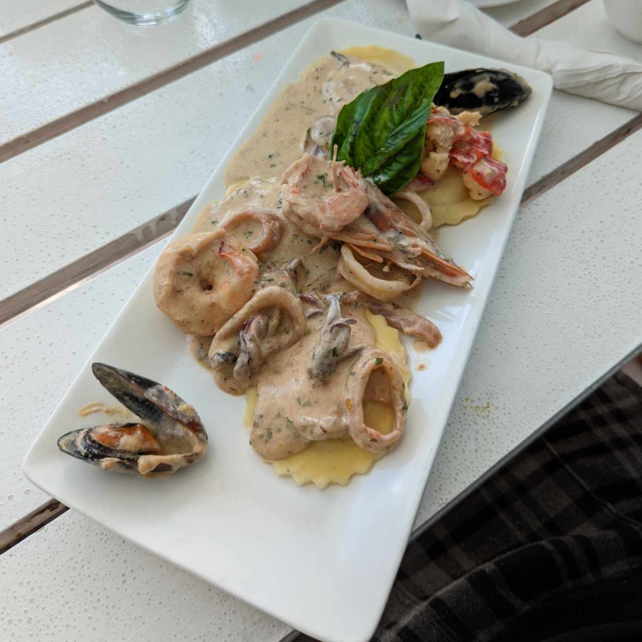 Raviolis en Salsa Seafood