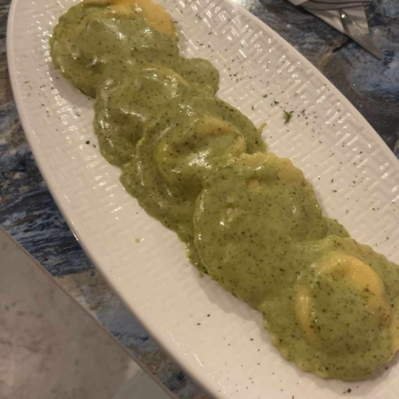 Ravioli de Ricotta al Pesto