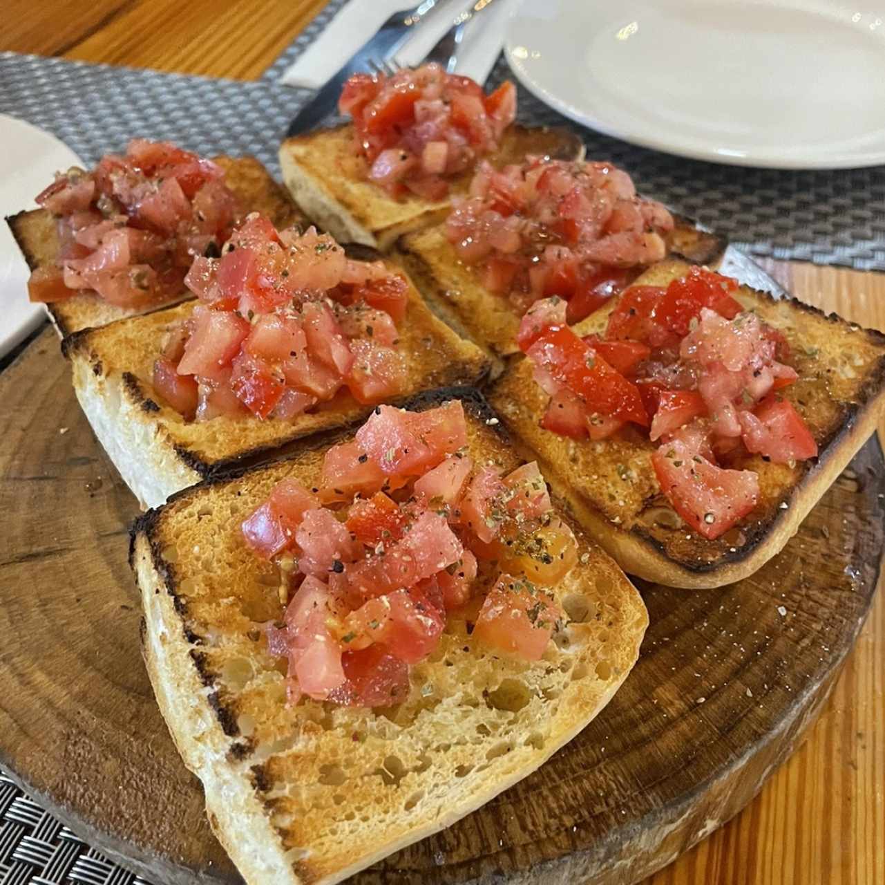 Antipasti - Bruschetta Mediterranea