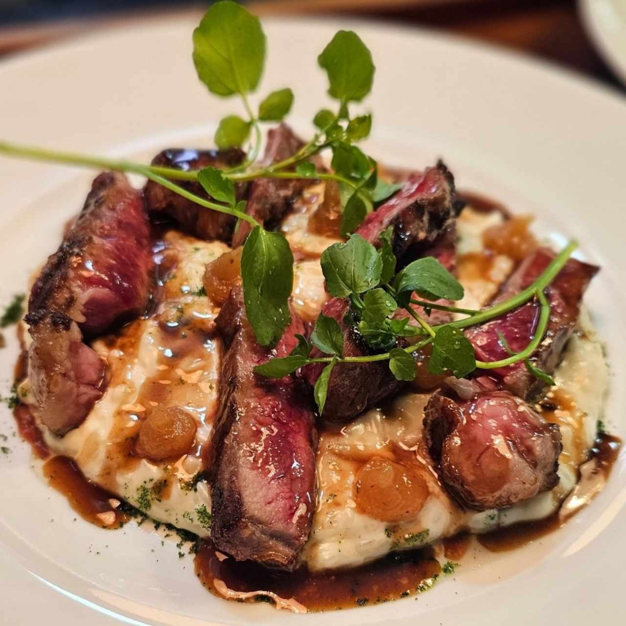 arroz meloso con queso de cabra y rib eye halal 