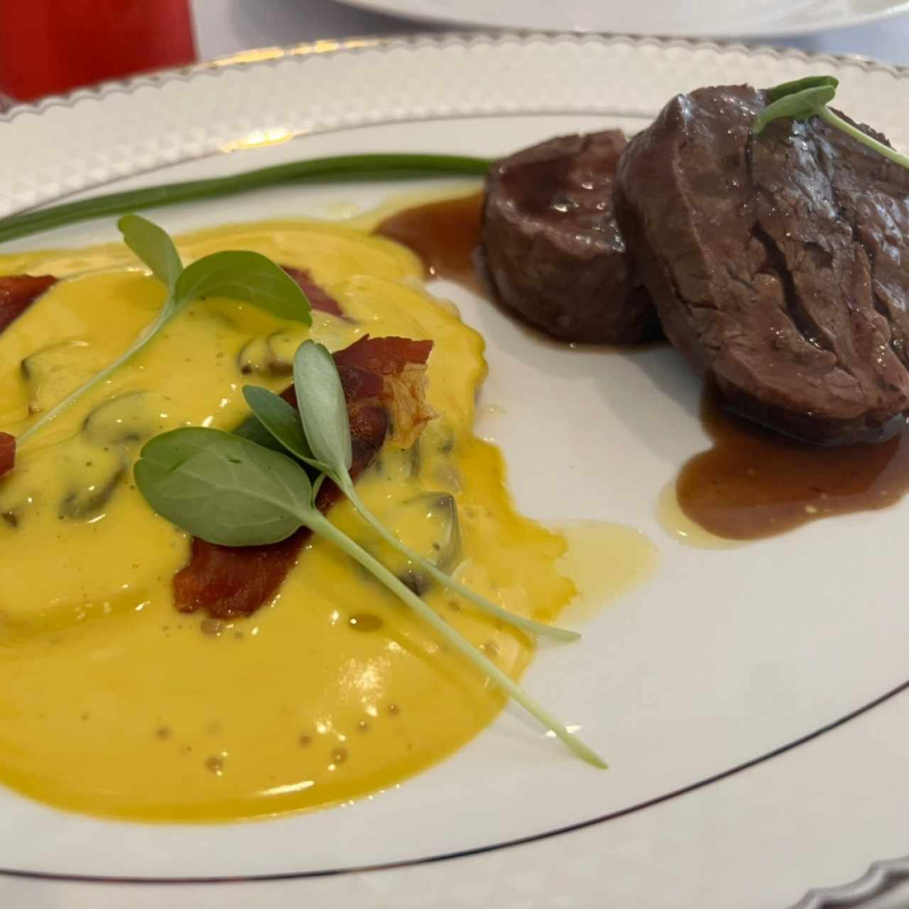 Filete de ternera con raviolis