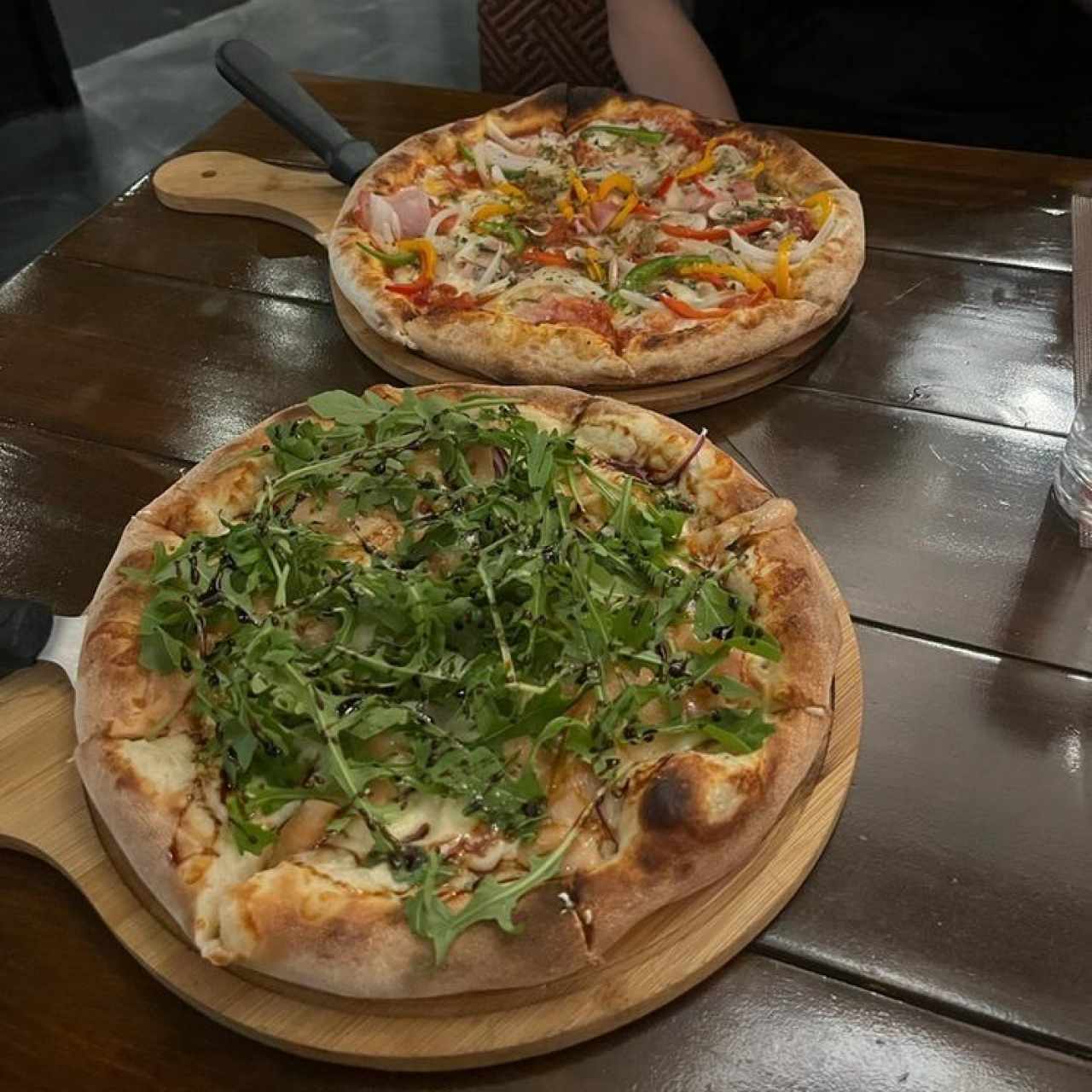 Pizzas - Smoked Salmon y Combination 