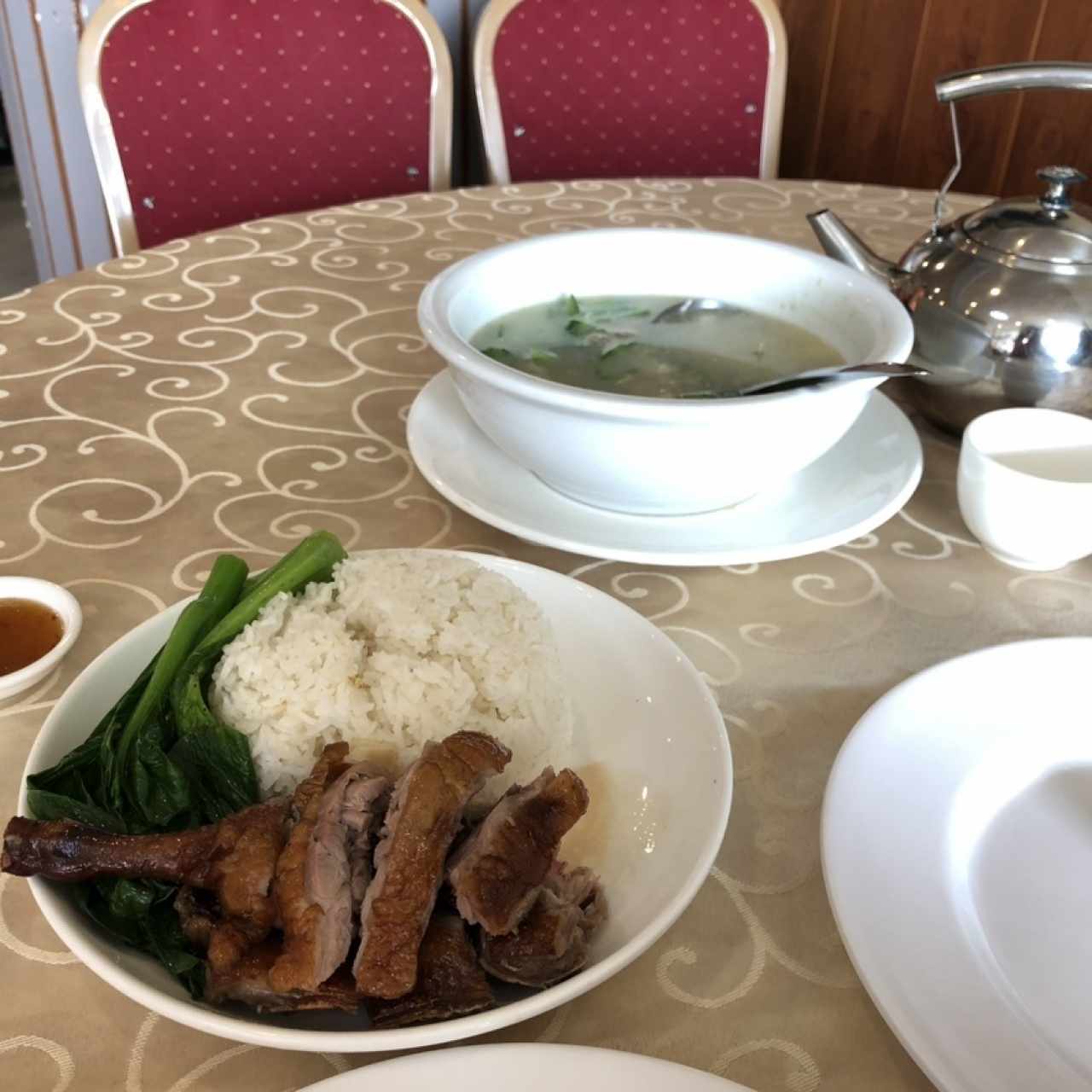 Pato asado al estilo Chino y Sopa de pepino chino con cerdo
