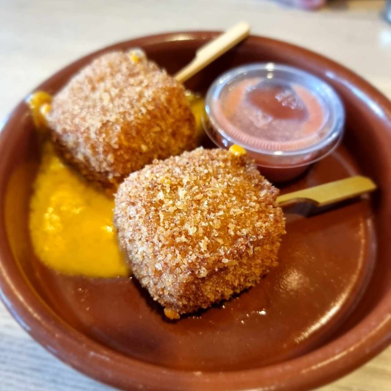 Croquetas de Cheddar y Chicharrón