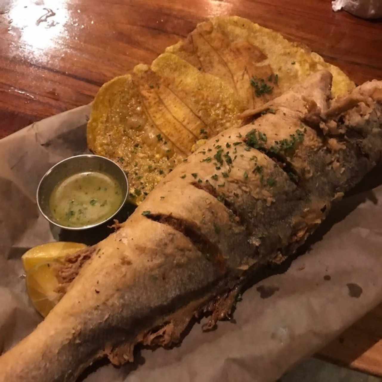 Pescado Frito y Patacones 