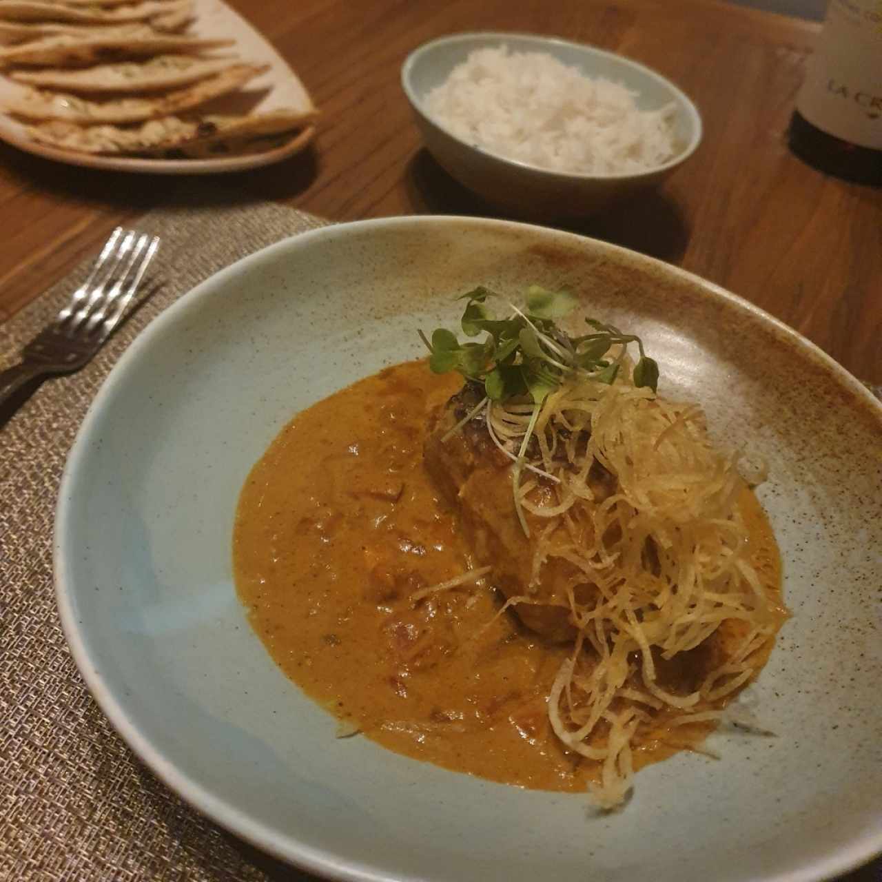 Róbalo crocante en curry con arroz basmati