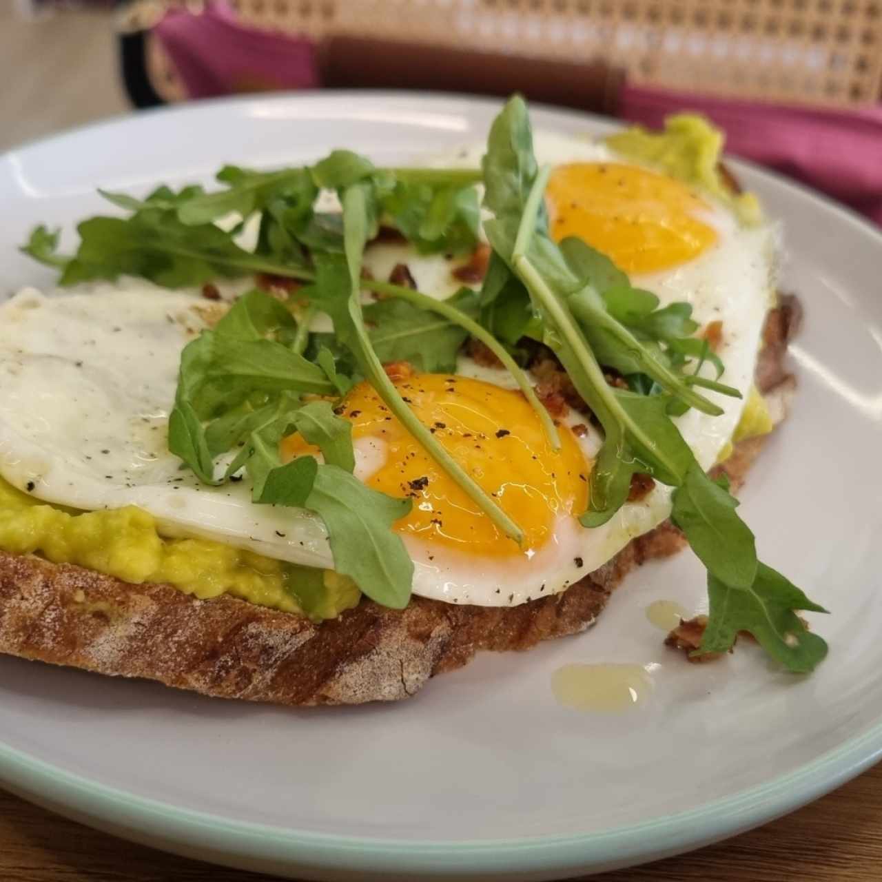 Avo & egg toast