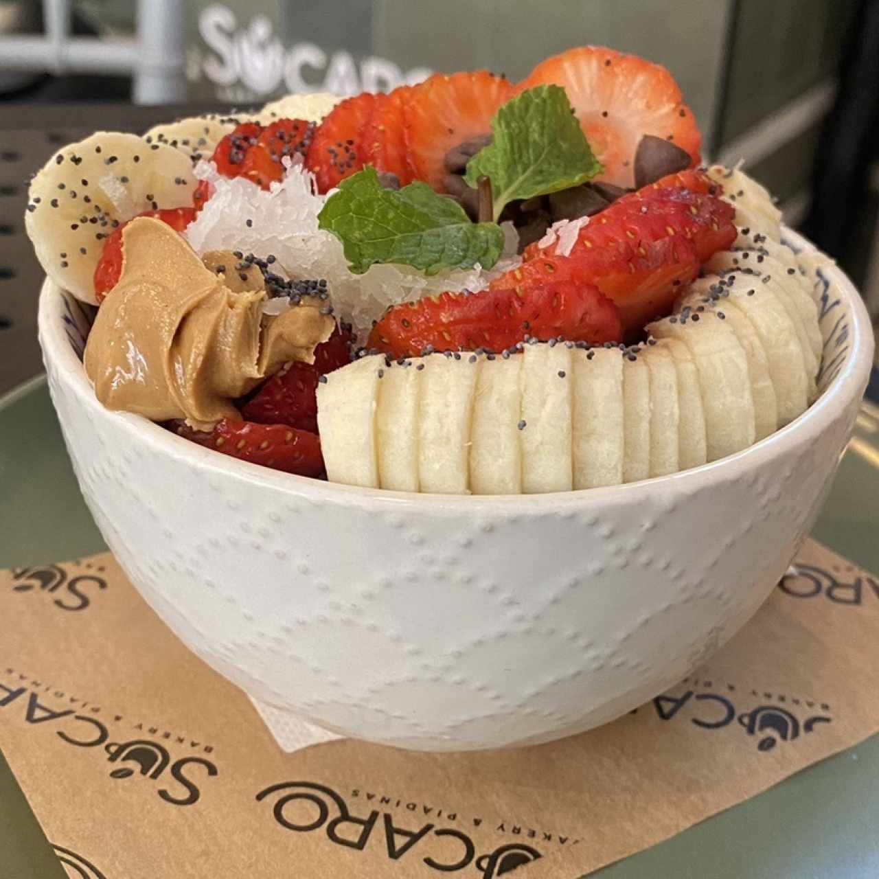 Bowl de yogurt con frutas 