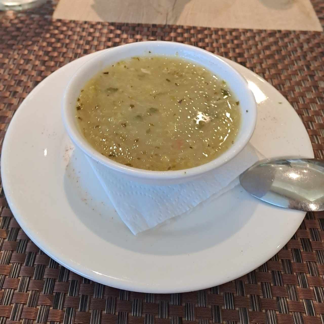 Sopa de entrada