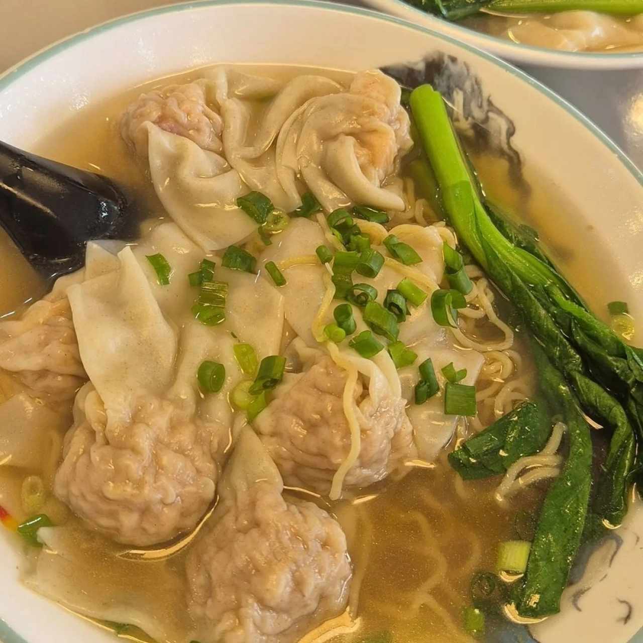 Sopa De Wanton De Camaron Con Fideos