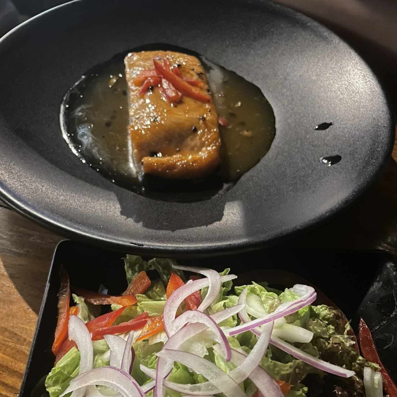 Salmon en salsa de maracuya