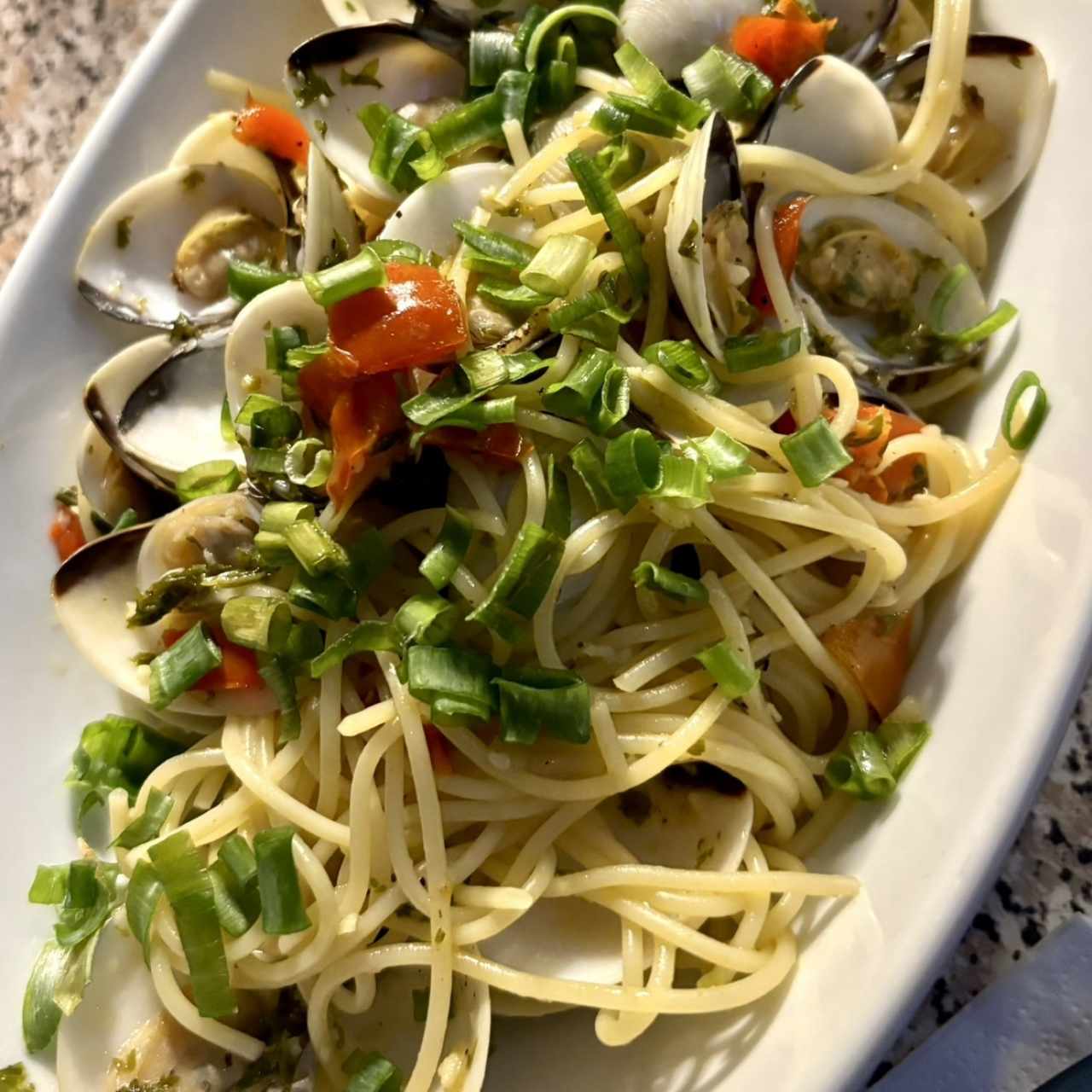 Pasta con Almejas y Vino Blanco