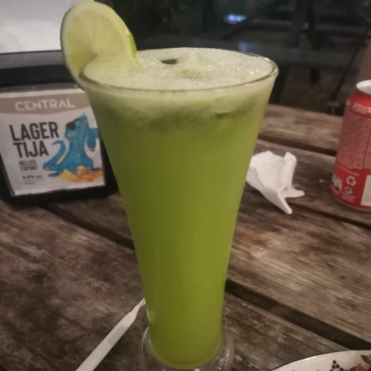 Jugo de limón con hierbabuena 