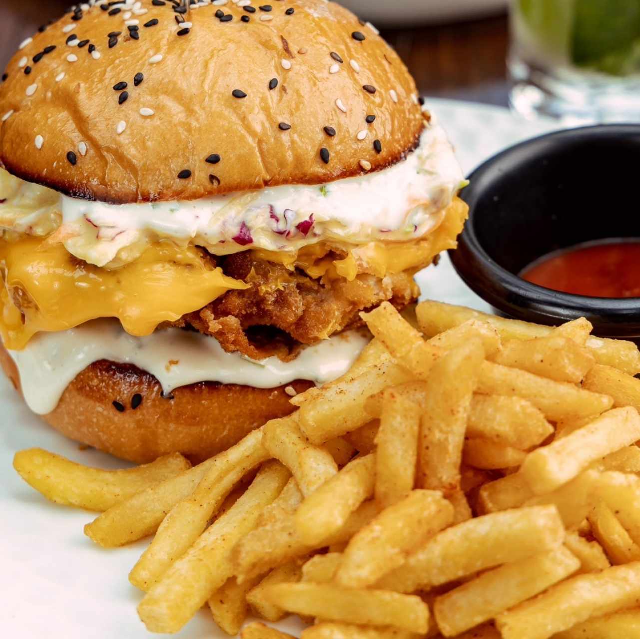 CHICKEN BURGER