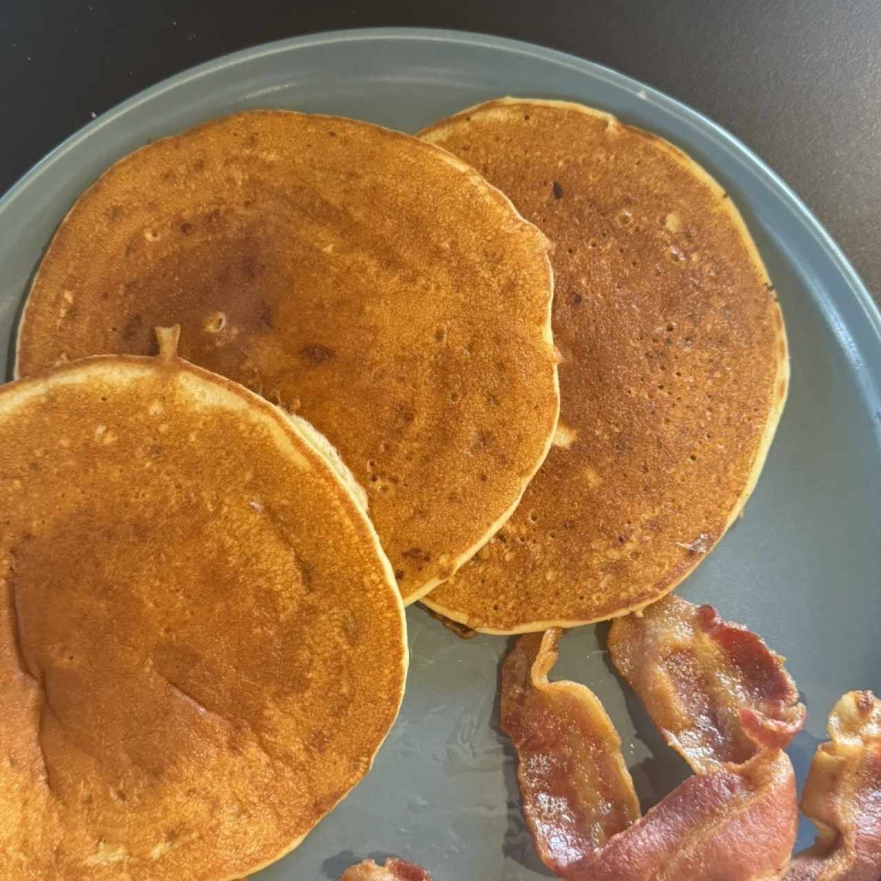 DESAYUNO - PANCAKES & BACON