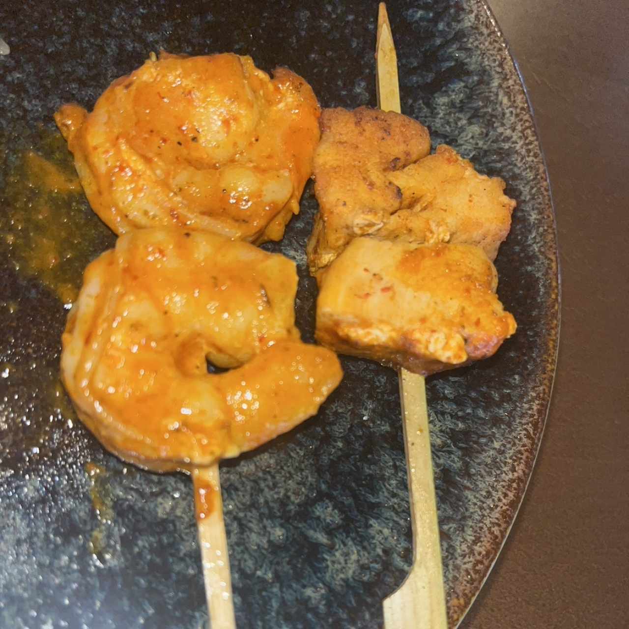 Langostinos y carne