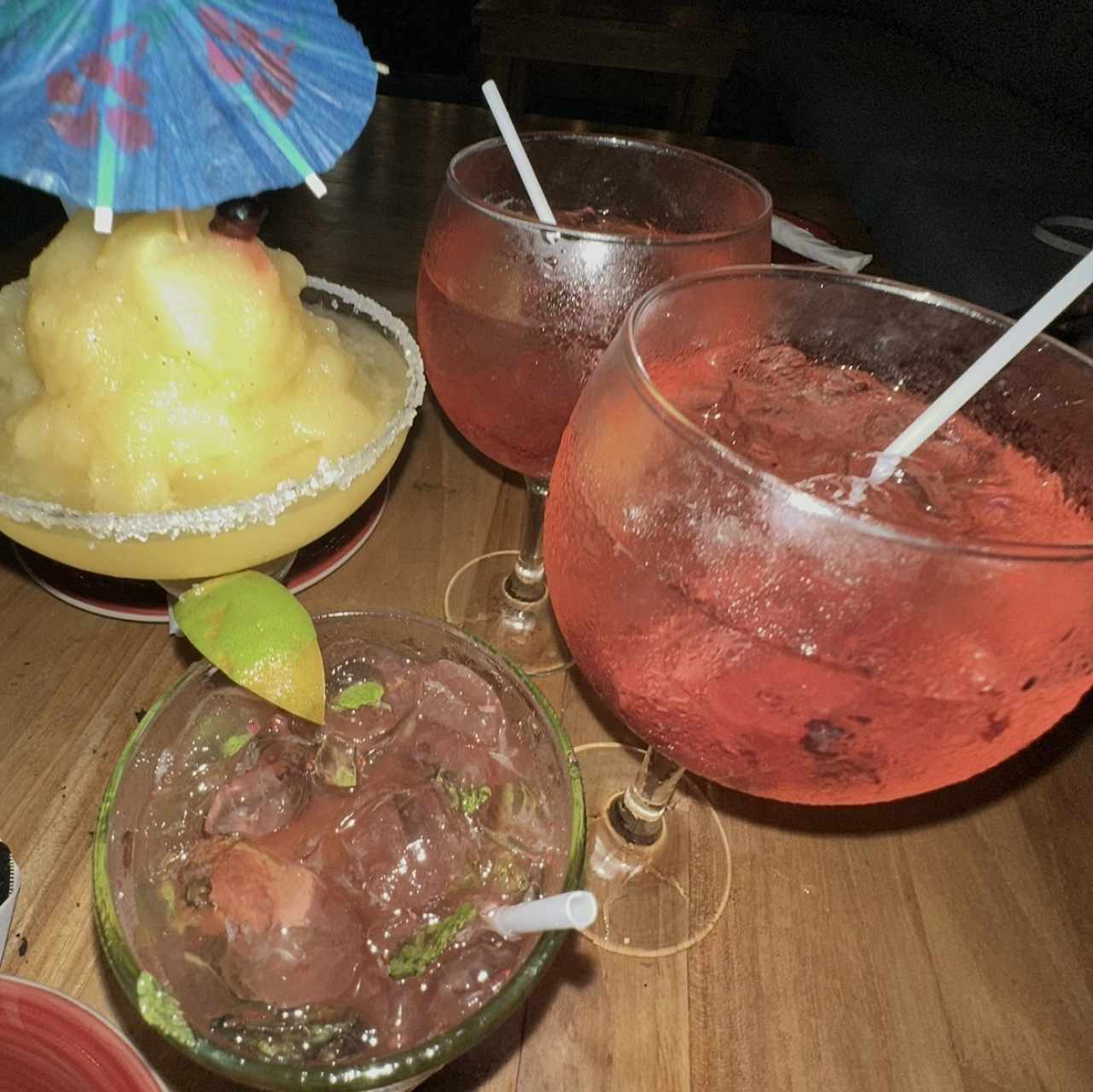 Margarita Frozen de Maracuyá, Gin de Temporada y Mojito de Limon