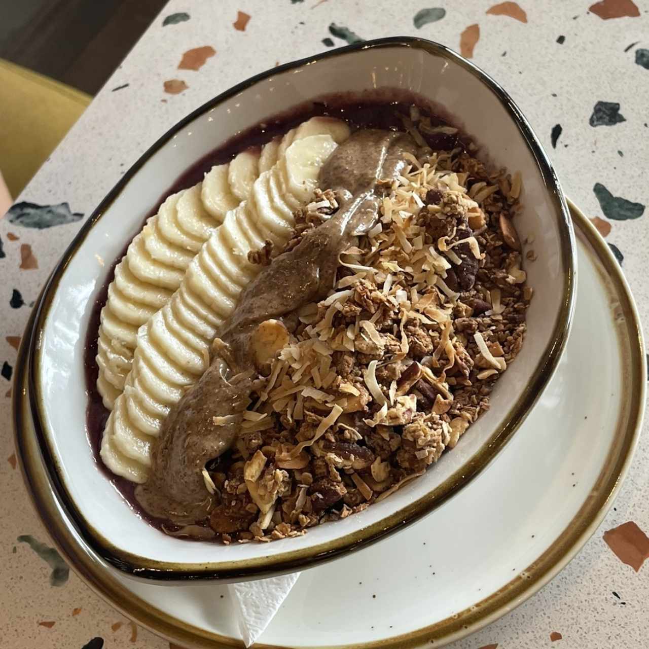 Acai bowl