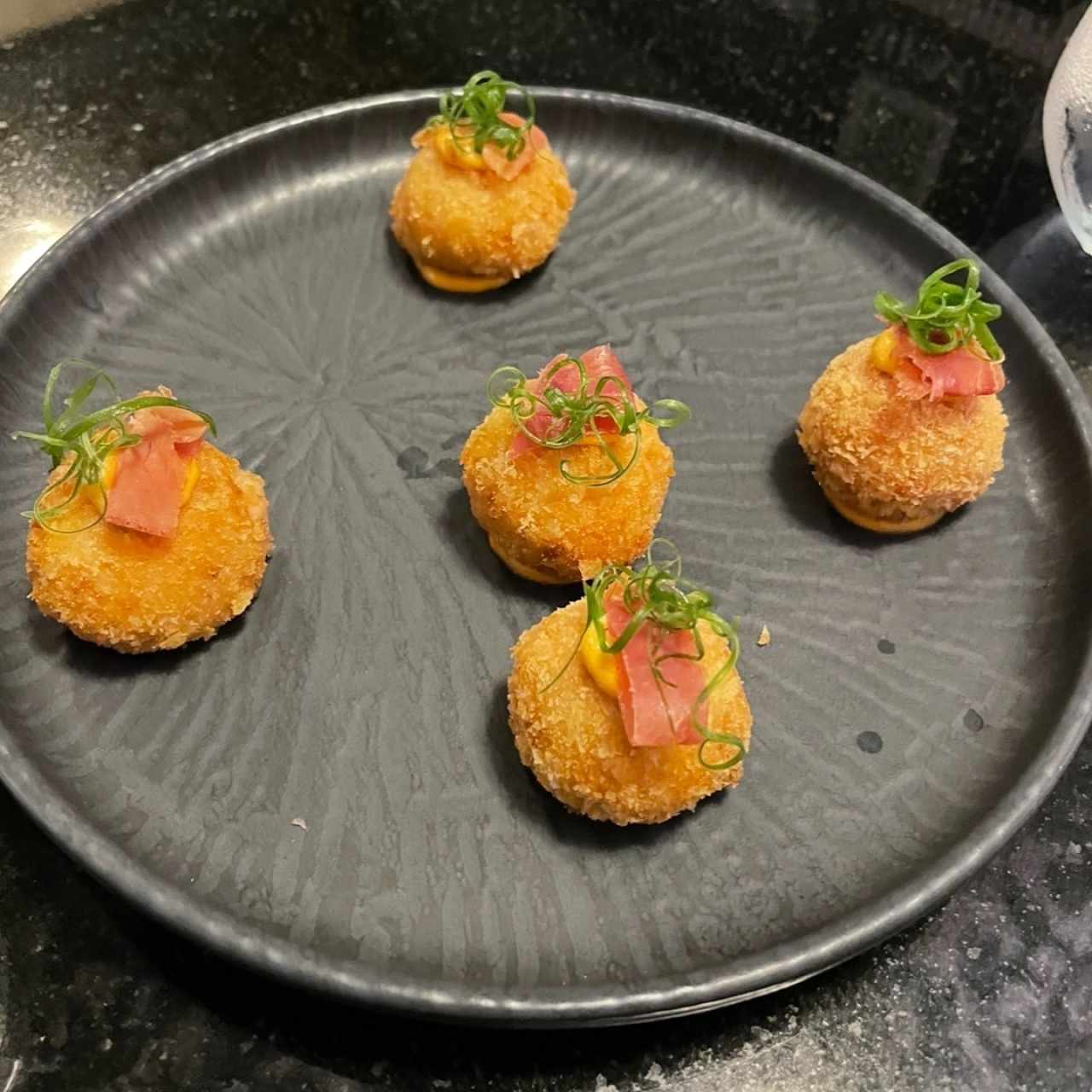 Croquetas de Jamón serrano con Alioli Rostizado