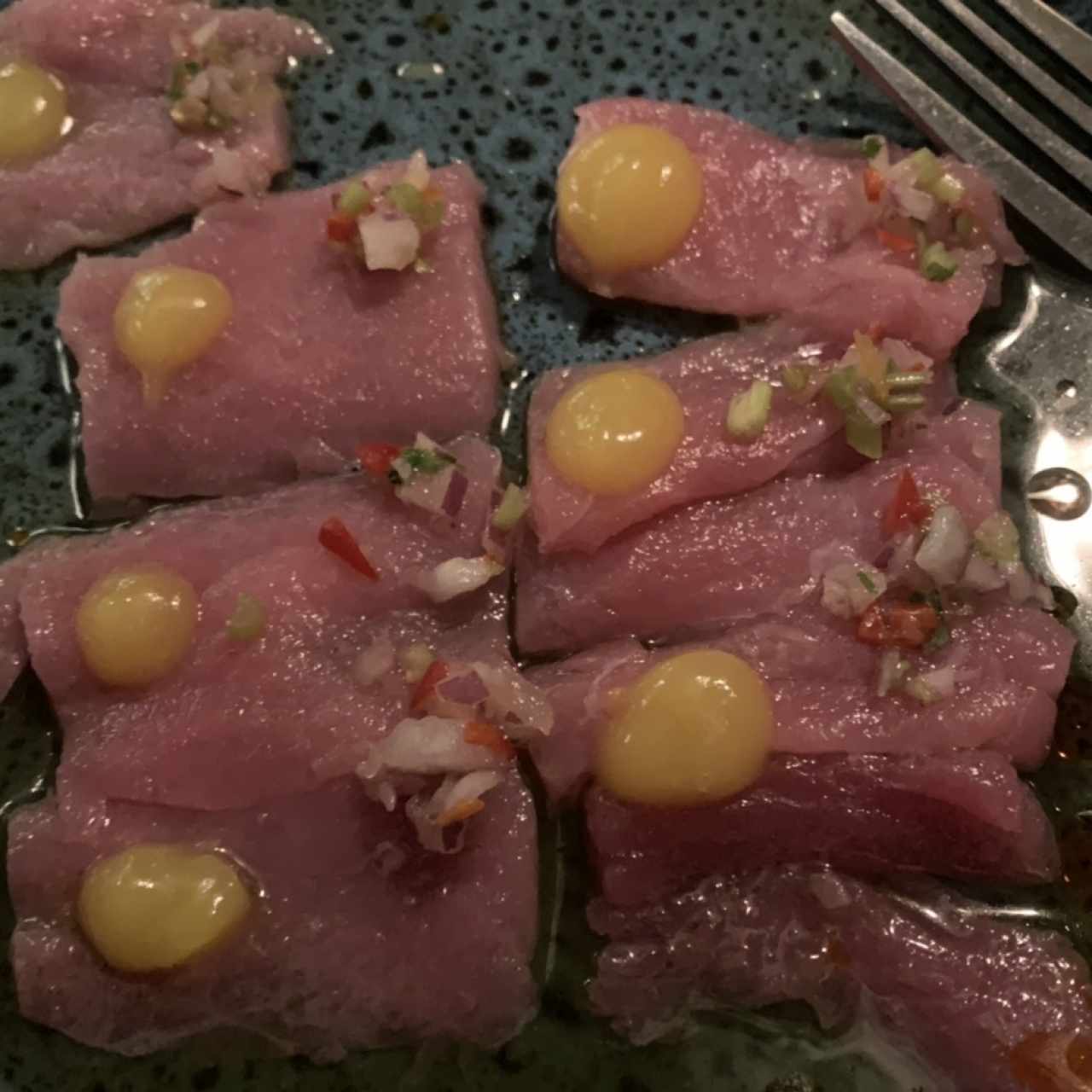 Tiradito Mediterraneo Acompañado de Leche de Tigre con Infusión