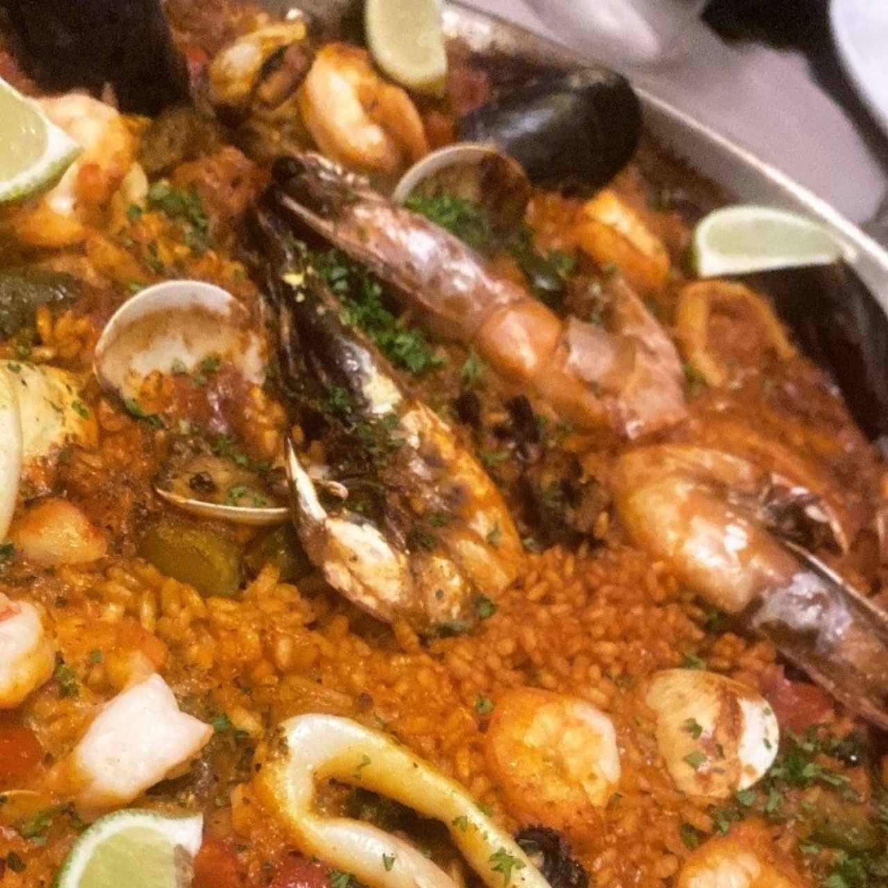 Paella de Mariscos (4 Personas)