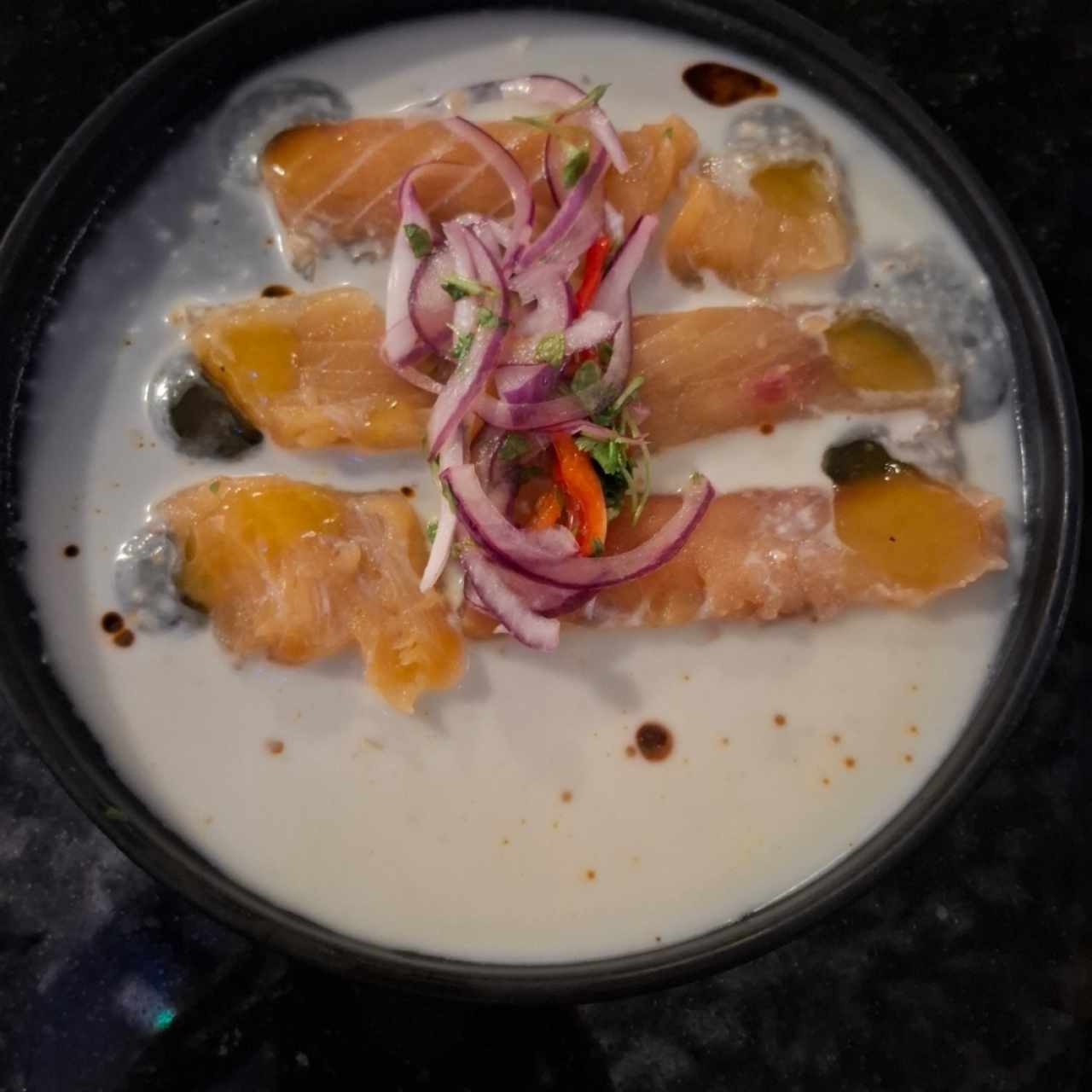 tiradito de salmón ahumado