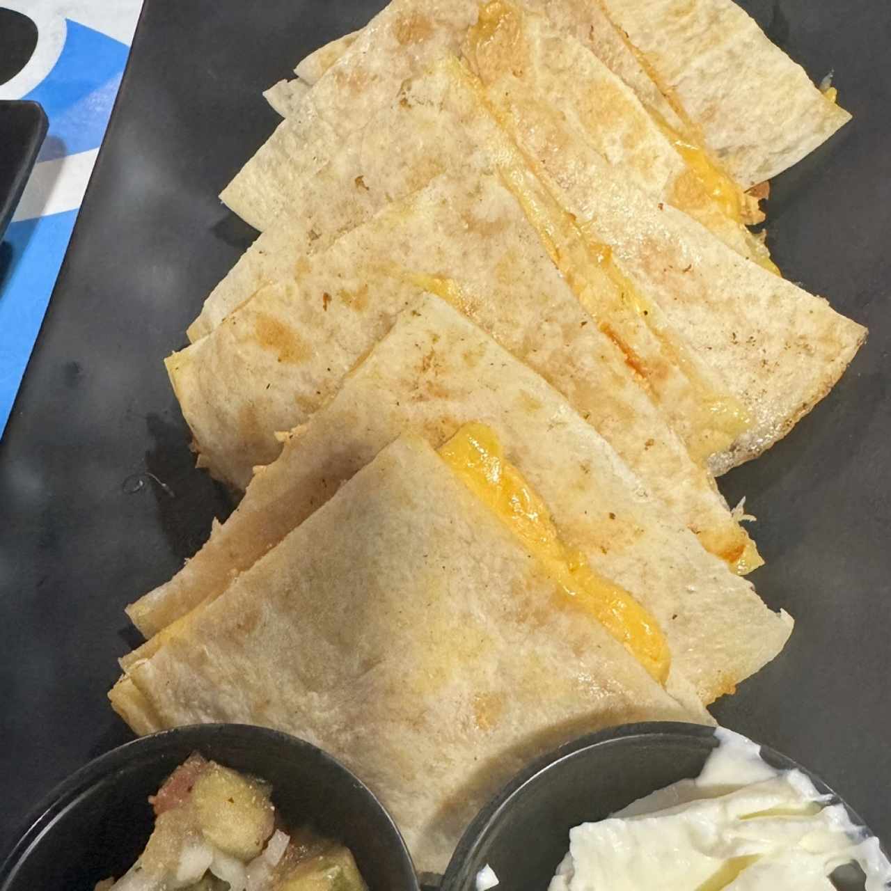 PLATO FUERTE - QUESADILLA DE POLLO