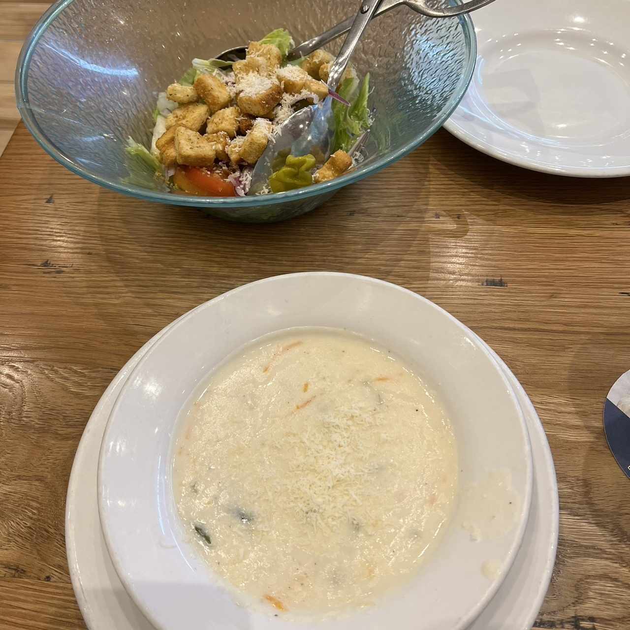 Ensalada y sopas ilimitadas