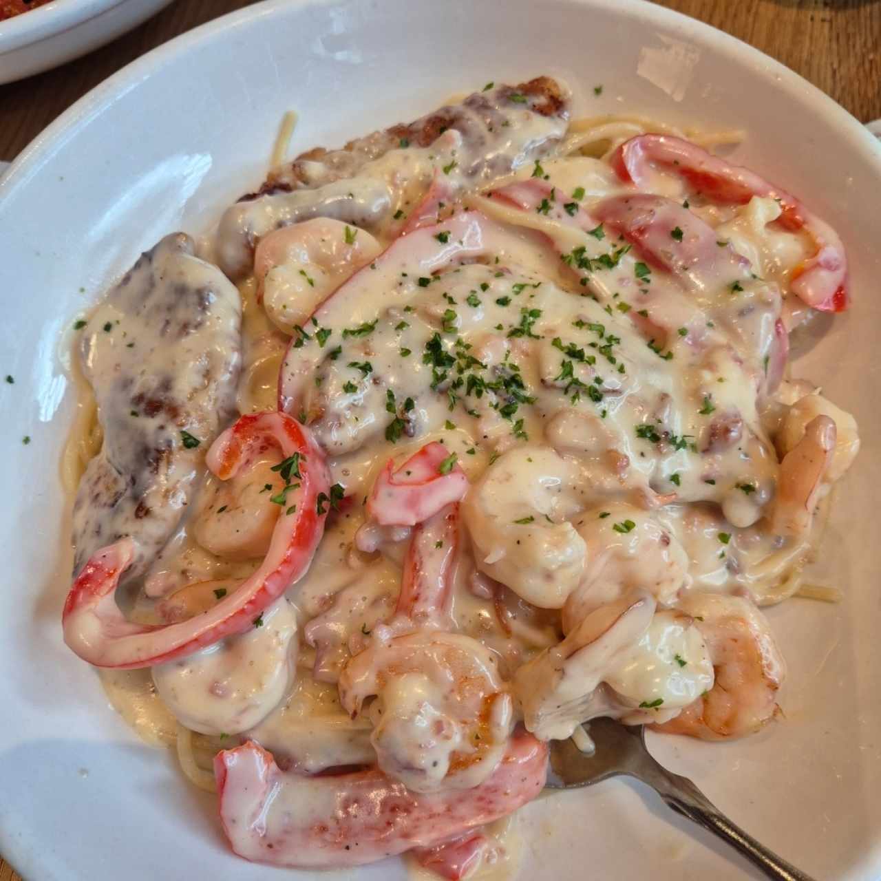 Classic Entreés - Chicken & Shrimp Carbonara