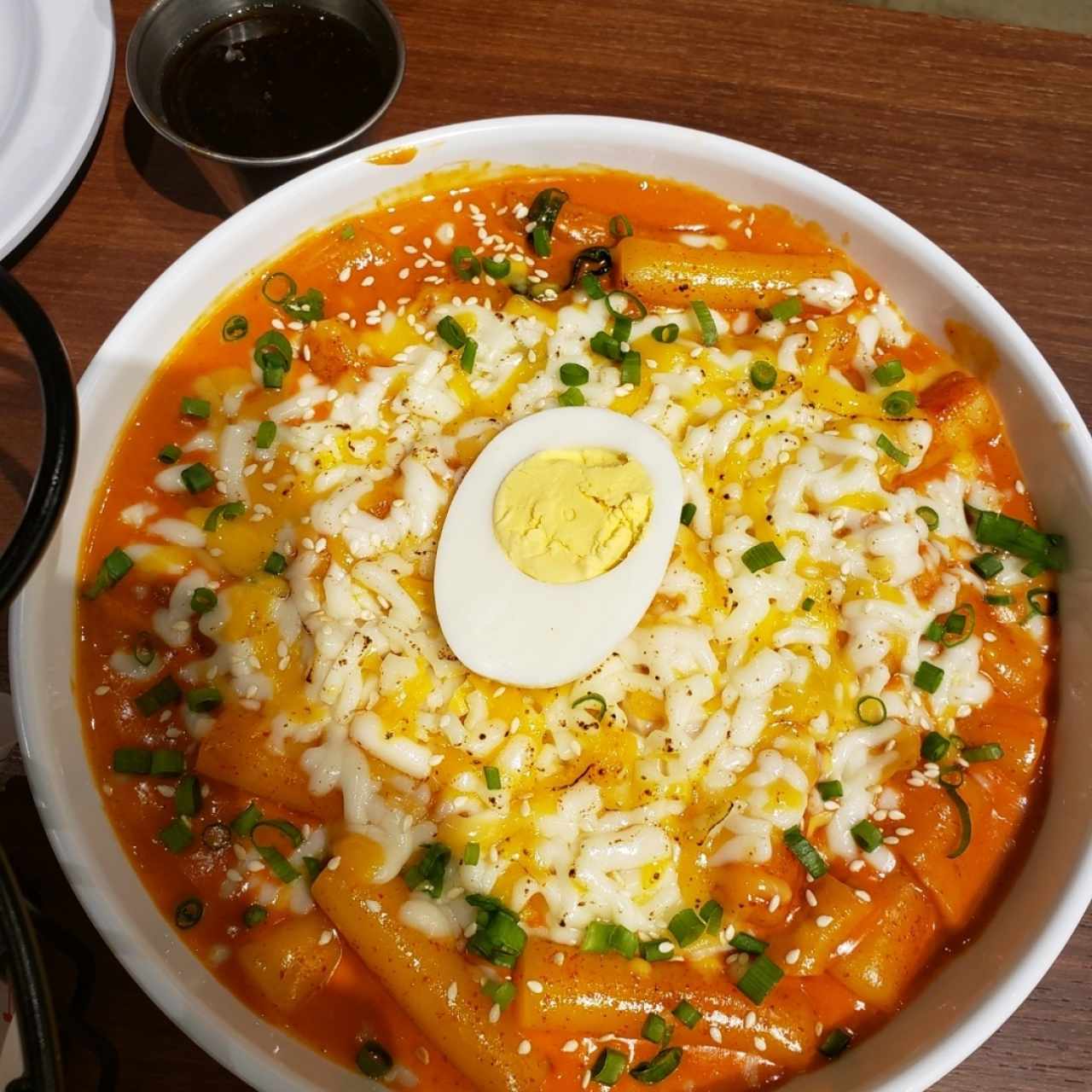 ROSÉ DDEOK-BOKKI