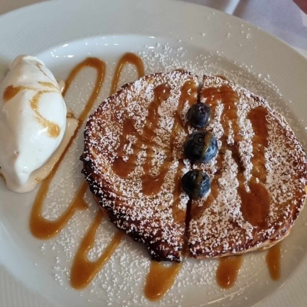 tarta manzana con helado vainilla