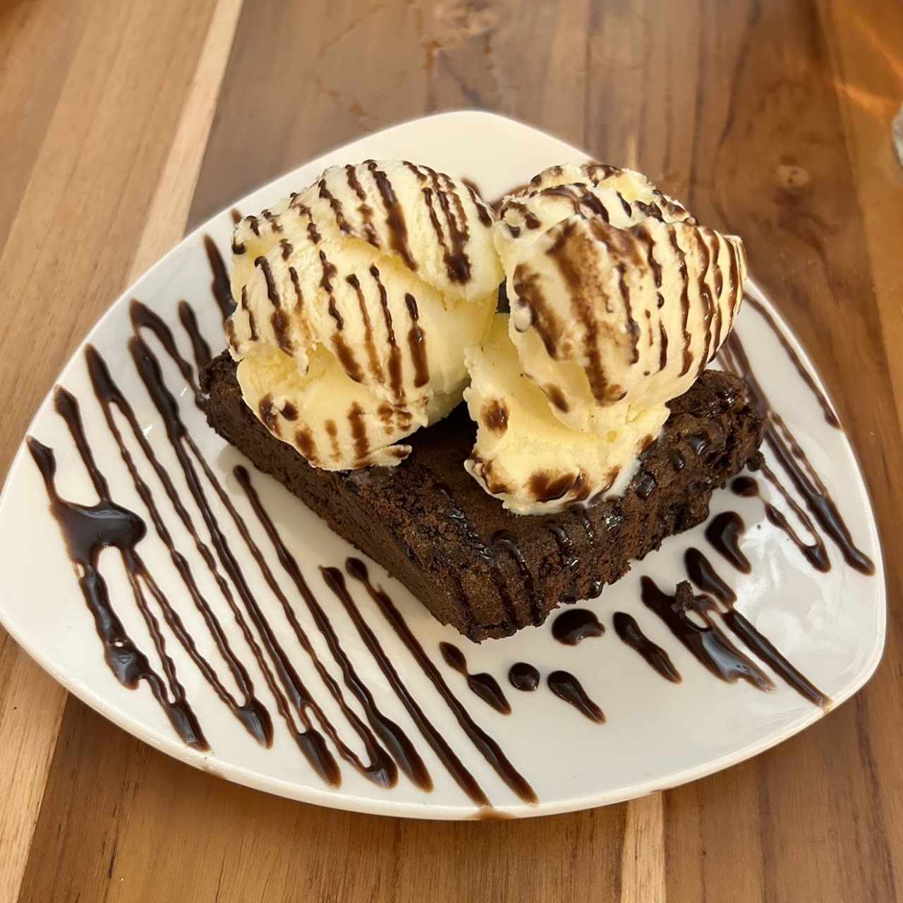 Postres - Brownie con Helado