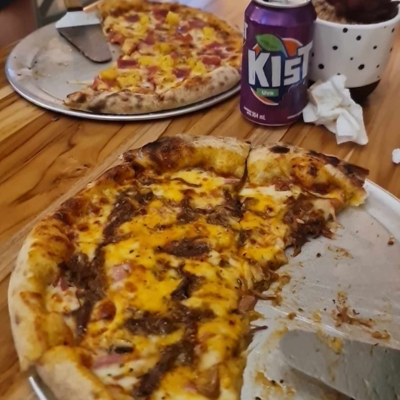 pizza de pulpo y de piña.