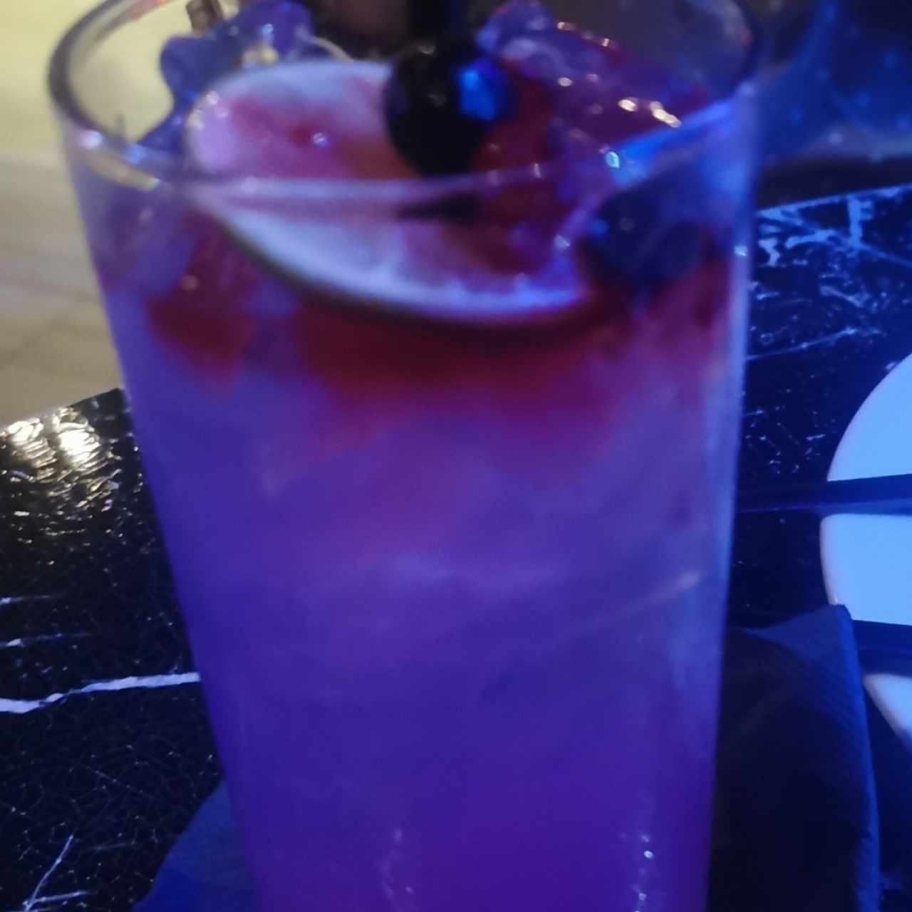 Mocktails purple lemonade 