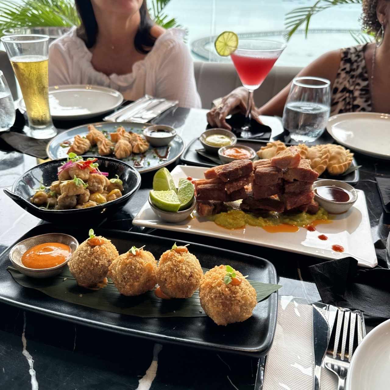 Croquetas shortribs, empanadas de pulpo , ceviche frito 