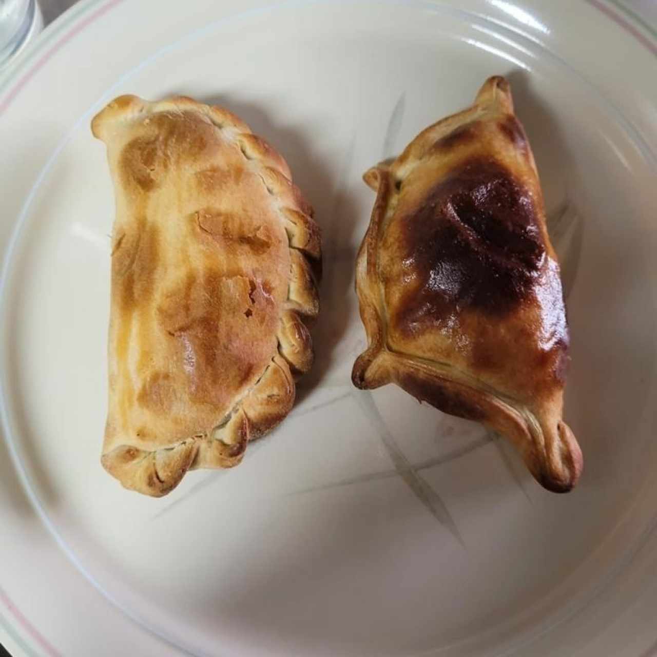 Empanadas de Pollo y de Carne Picante