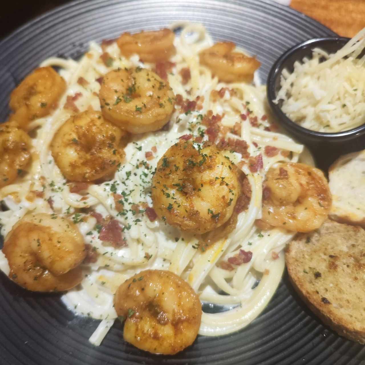 Pasta Alfredo Con Camarones