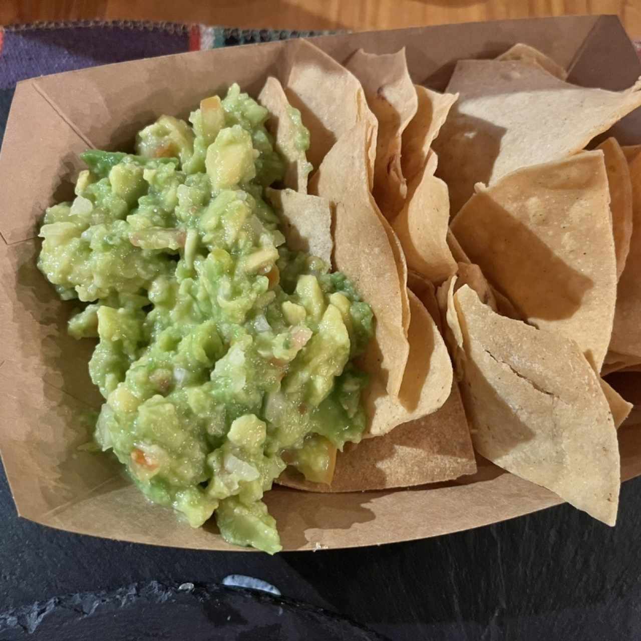 ENTRADAS - TOTOPOS CON GUACAMOLE