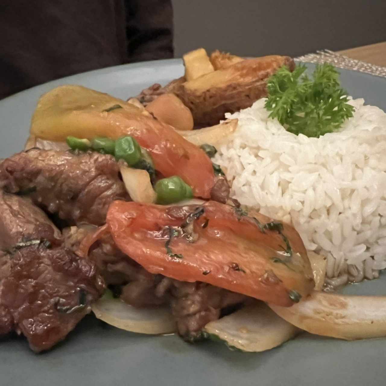 Platos Fuertes - Lomo Saltado